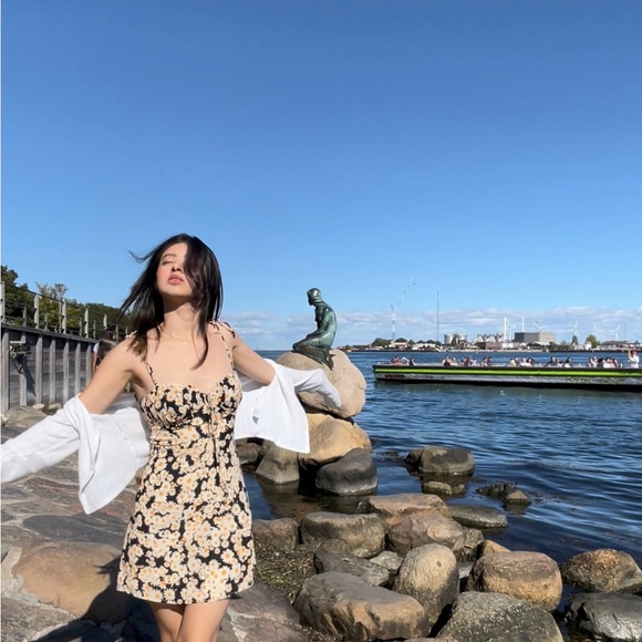 Meet your Posher, Karen - Picture 2 of 12